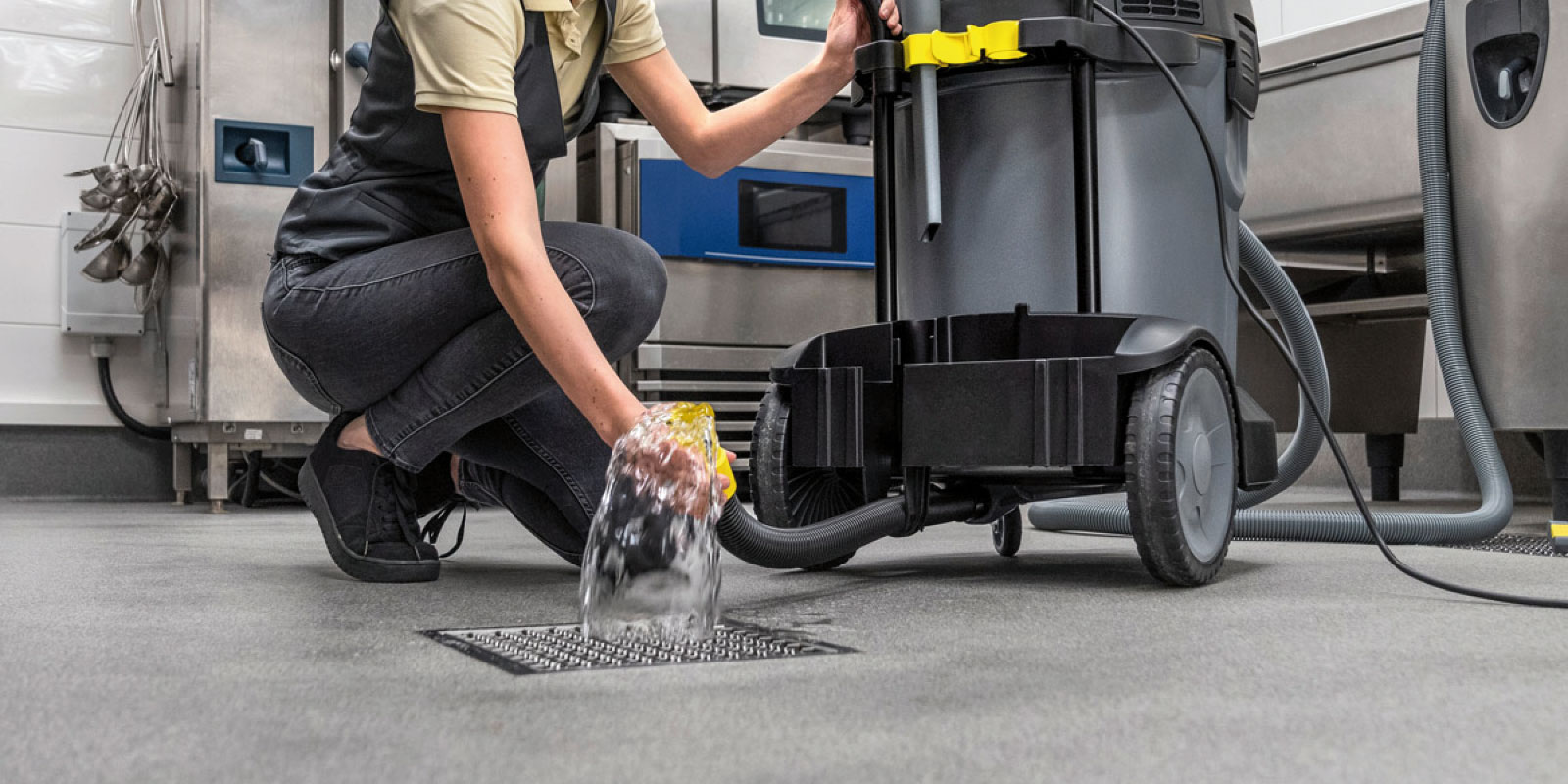 高潔乾濕兩用吸塵機 NT 70/3 的排水管的圖片。